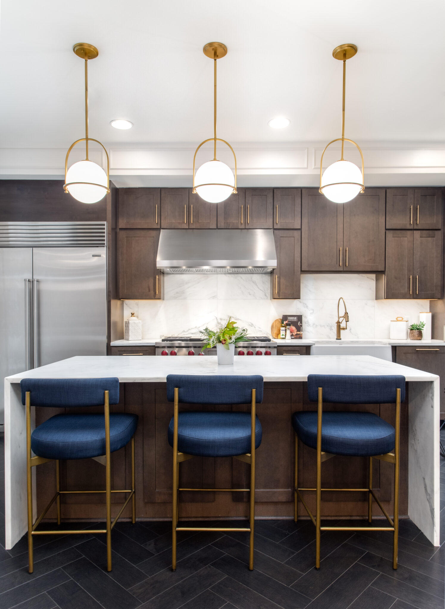 Crème Extra stone used in a Broadwest residence kitchen